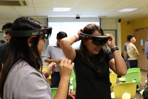 School Leaders Having Hands-On with Mixed Reality during DALC 2019